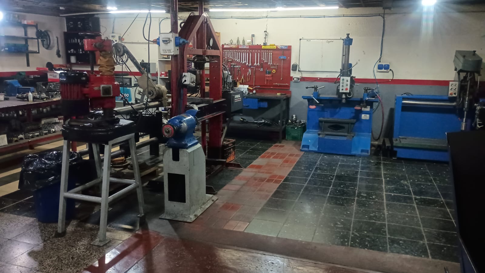 Maquinaria y Rectificación Industrial